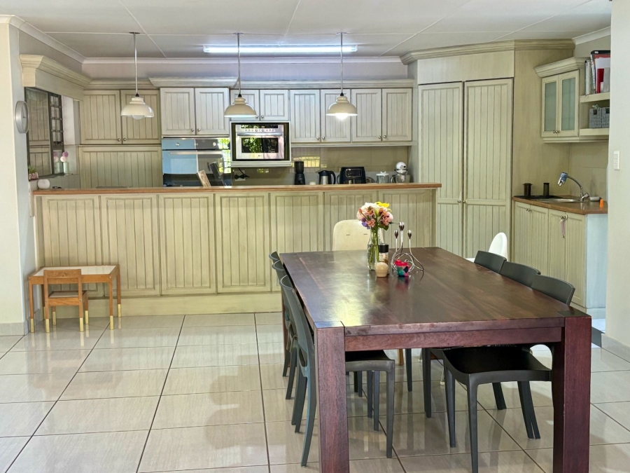 5 Bedroom Property for Sale in Denver Park Western Cape